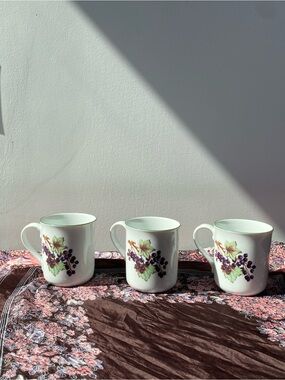 Set of 3 Vintage Royal Worcester Evesham Vale Fruit Pattern Porcelain Mugs
